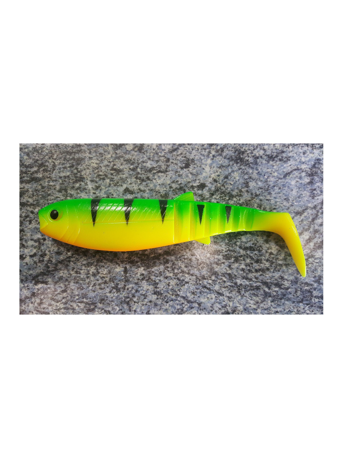 Leurre souple Savage Gear CANNIBAL SHAD 15cm